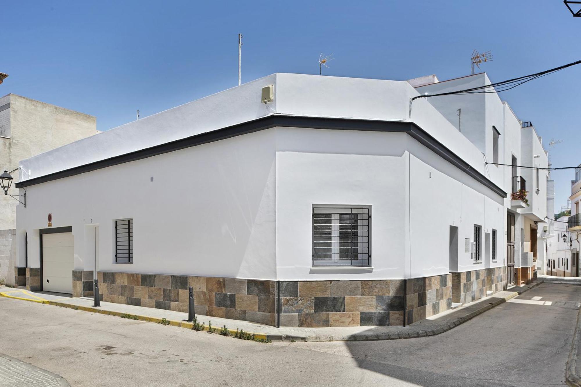 Guzman A